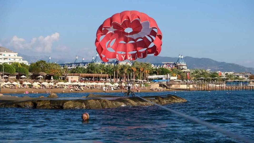 Alanya Semalarında Türk Bayraklı Bisiklet Şovu Nefes Kesti! 3